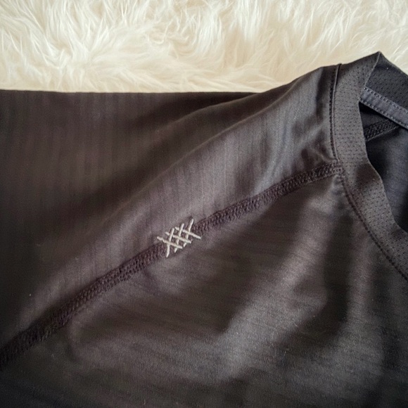 RHONE Black Short Sleeve V Neck Men's Tee XL - Picture 2 of 4